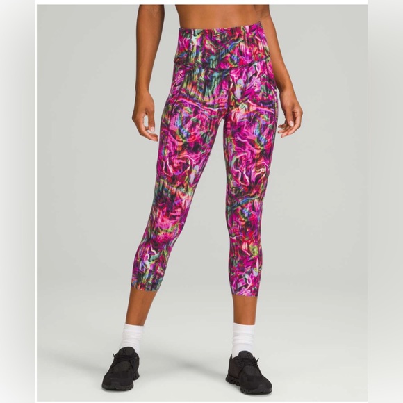 Lululemon Fast and Free High-Rise Crop 23" in Hyper Flow Pink Multi - Picture 1 of 7